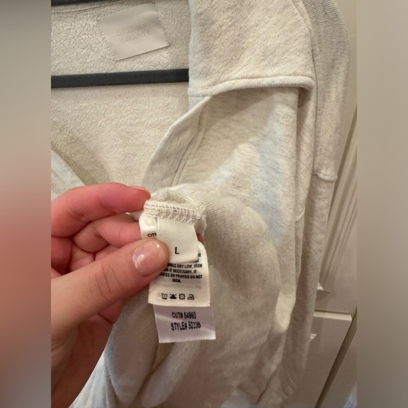 Citizens Of Humanity Large Grey Sweatshirt. 🤍⚡️ - Picture 4 of 6